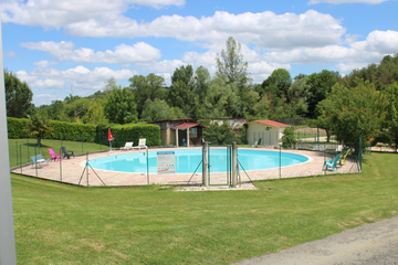 camping-avec-grande-piscine-a-casties-labrande---camping-le-casties--3-