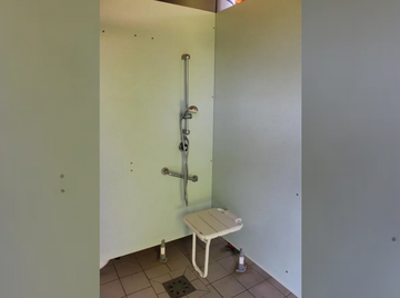 Camping Casties : Accès PMR (Personnes à Mobilité Réduite)