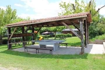 Aire de Ping Pong dans votre Camping Le Casties