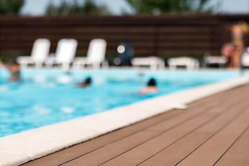 Séjourner dans un camping avec piscine en famille dans le sud de la France